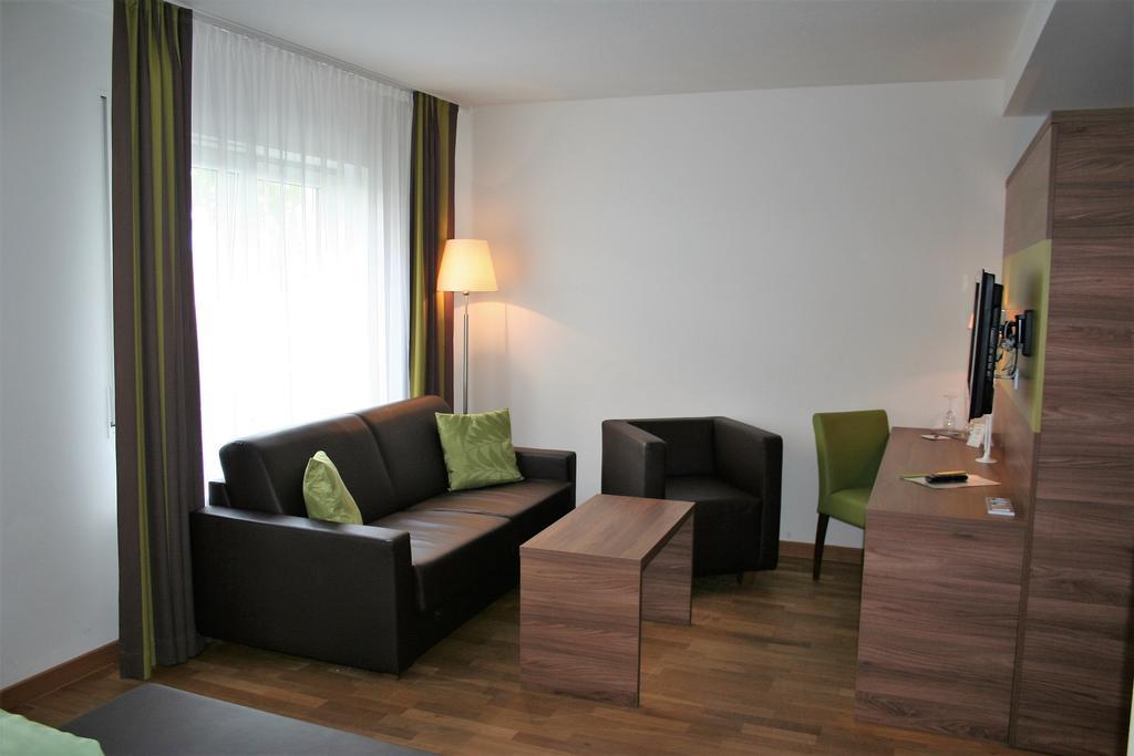Stadthotel Bernstein Ratisbona Esterno foto