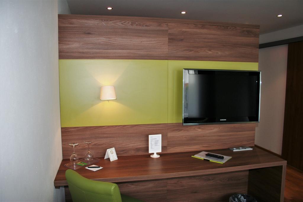 Stadthotel Bernstein Ratisbona Esterno foto