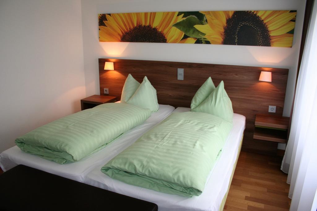 Stadthotel Bernstein Ratisbona Esterno foto